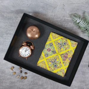 ترمه ابعاد 70 در 70  سلطنتی ساعت مسی رومیزی قندان سیب مسی بزرگ خاتم كاری شده